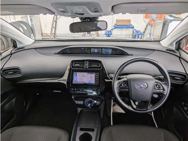 トヨタ プリウス