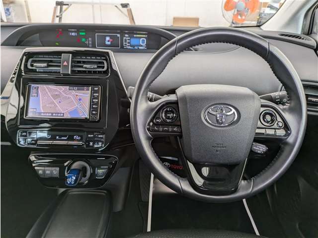 トヨタ プリウス