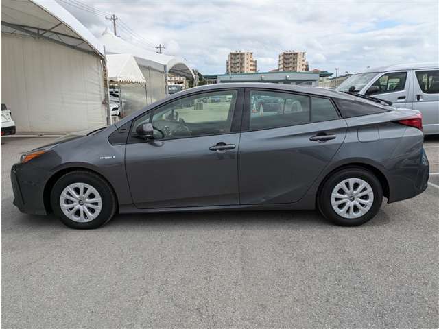 トヨタ プリウス