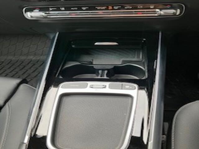 メルセデス・ベンツ EQA