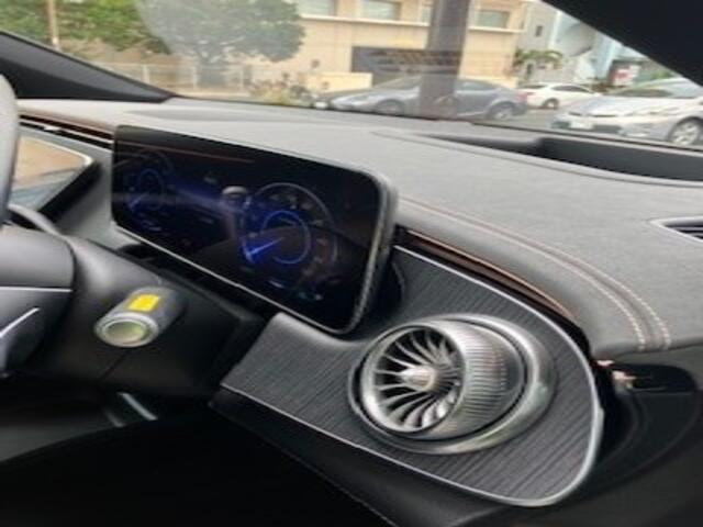 メルセデス・ベンツ EQS SUV