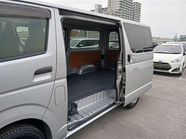トヨタ ハイエースバン