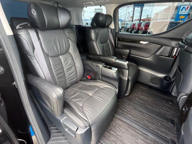 トヨタ ヴェルファイア