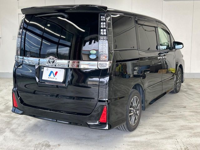 トヨタ ヴォクシー