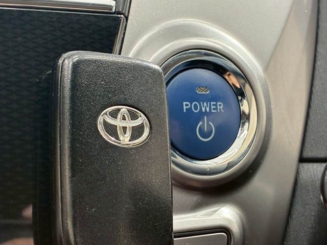 トヨタ プリウスα