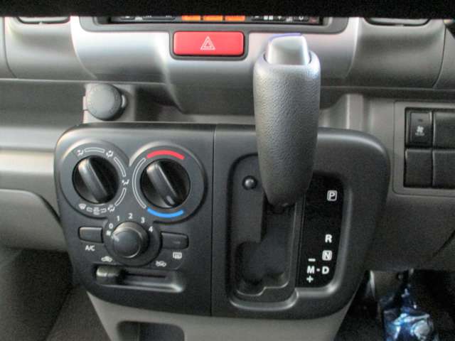 日産 NV100クリッパー