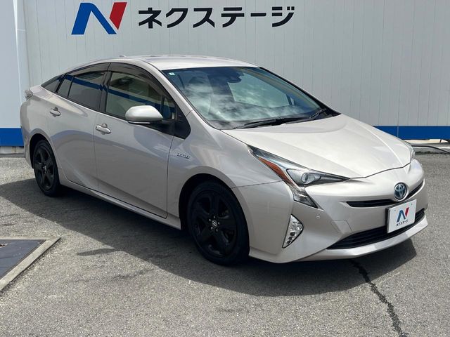 トヨタ プリウス