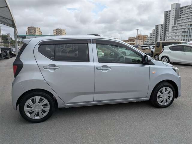 ダイハツ ミライース