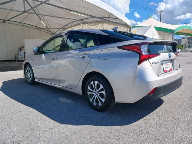 トヨタ プリウス