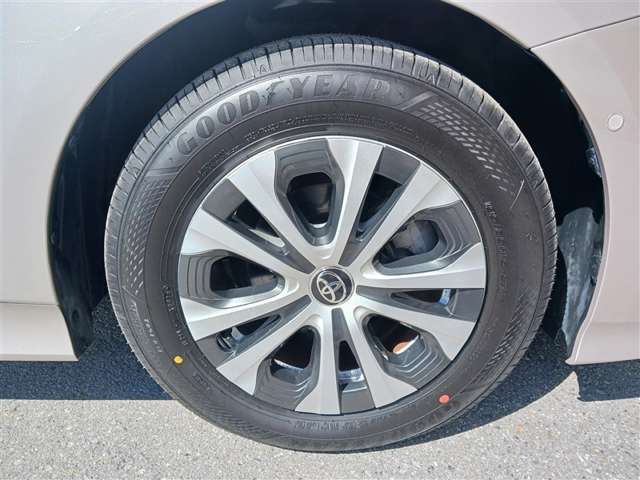 トヨタ プリウス