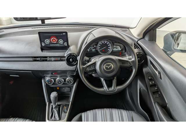 マツダ MAZDA2