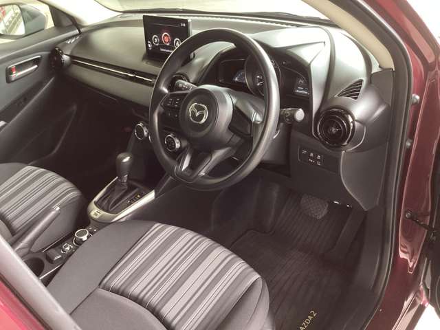 マツダ MAZDA2