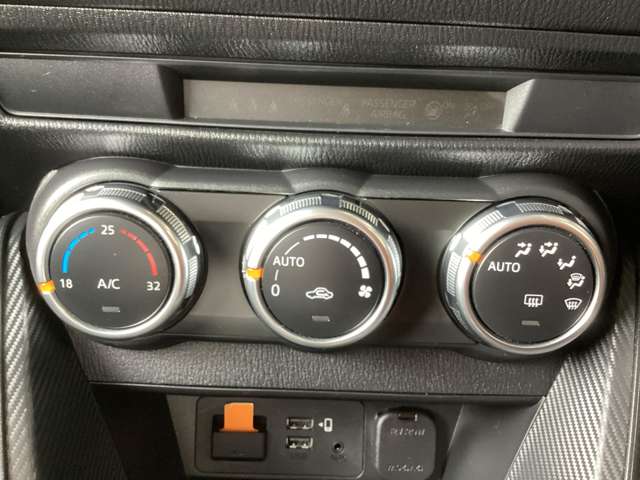 マツダ MAZDA2