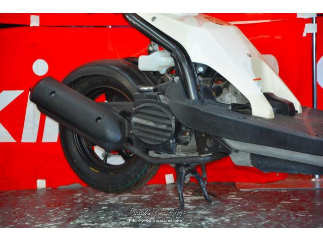 あっと驚く旧車やレア車。最新のEVスクーターまで、約50台のバイクがあなたを待っています。 ホンダ バイト