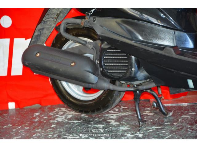 あっと驚く旧車やレア車。最新のEVスクーターまで、約50台のバイクがあなたを待っています。 ヤマハ ジョグ