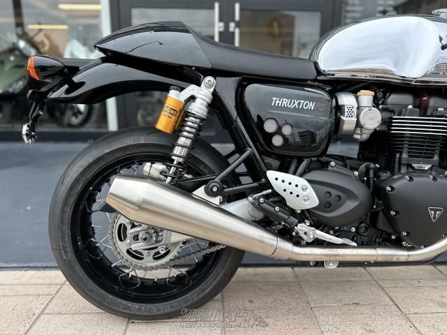 トライアンフ スラクストン