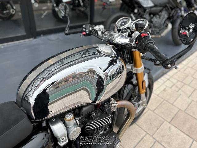 トライアンフ スラクストン