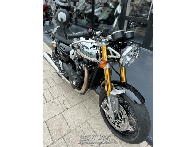 トライアンフ スラクストン