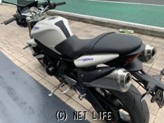 トライアンフ ストリートトリプル