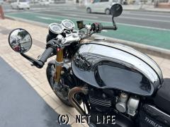 トライアンフ スラクストン