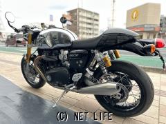 トライアンフ スラクストン