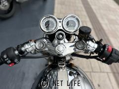 トライアンフ スラクストン