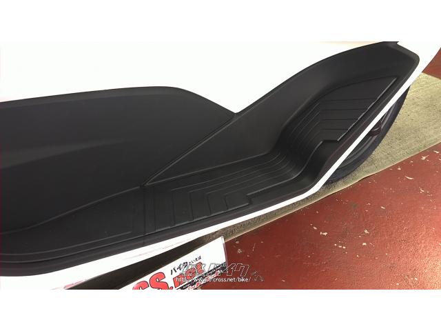 ステップも広くなりました! ホンダ PCX125