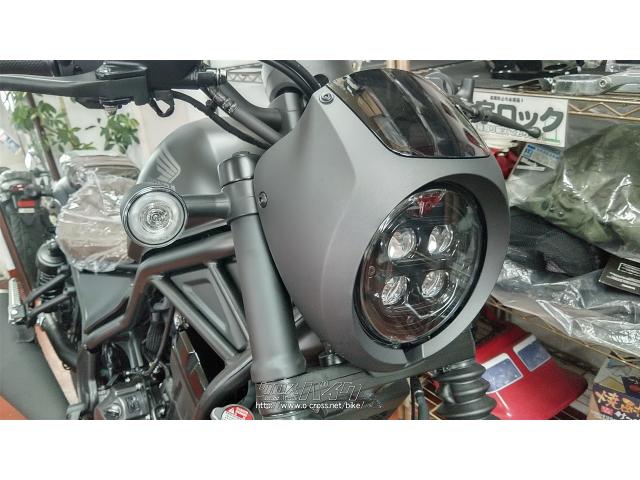 4眼インナーレンズ式LEDを配したヘッドライトをはじめ、ウインカー、テールランプ、ライセンスライトに至るまで、すべての灯火器にLEDを採用。 ホンダ レブル