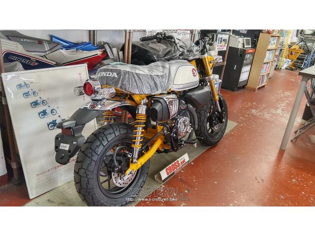 ヘッドライトデザインとの統一感をもたせたテールランプとウインカー。ともにLEDを採用して被視認性の向上を追求するなど、見た目だけでなく機能性にも配慮しました。 ホンダ モンキー