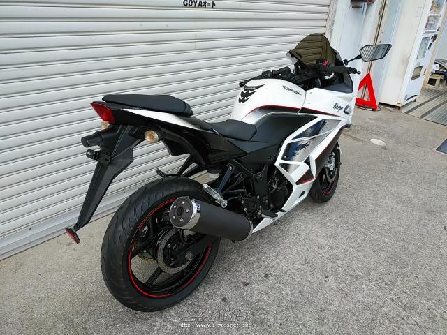 カワサキ ニンジャ250 R・ホワイト・250cc・ゴヤオート 宜野湾店