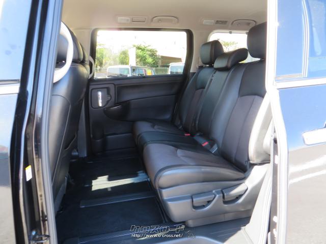 助手席後ろ、リアシート、全席ブラックレザーシート 日産 エルグランド