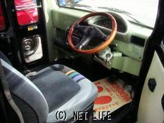 ダイハツ ミラウォークスルーバン