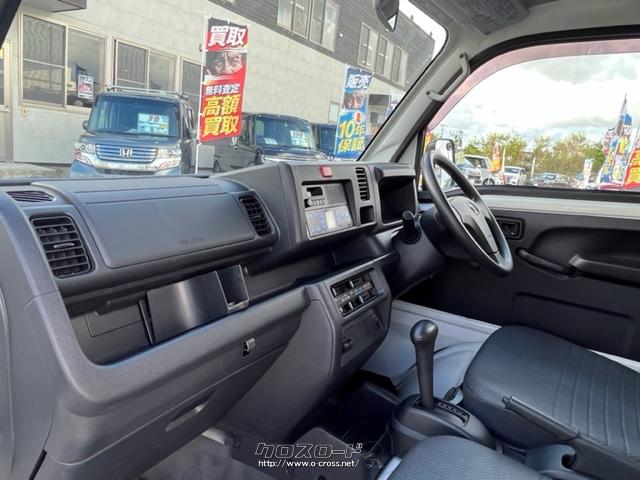 内装はシンプルなので、飽きにくいデザインとなっております。 ダイハツ ハイゼットトラック