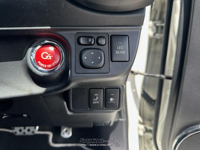 スマートキーを使うので、鍵を挿し込む必要がありません。 トヨタ アクア