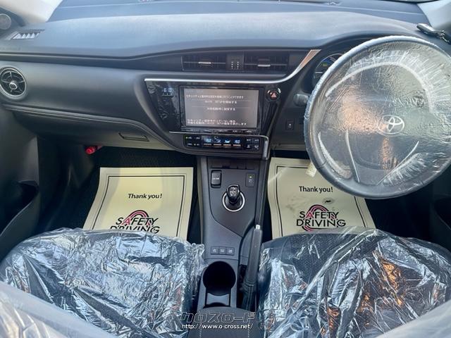 インテリアでは、ピアノブラックとサテンクロームメッキ加飾によりコントラストを強調したセンタークラスター トヨタ オーリス