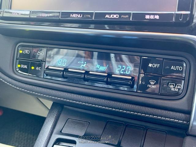 運転席と、助手席で温度調整が別々で行えます。 トヨタ オーリス