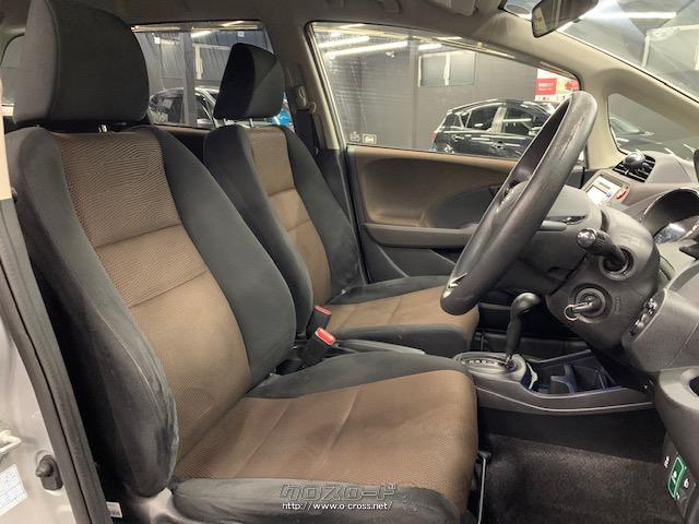 ホールド性と快適性のあるフロントシート ホンダ フィットシャトルハイブリッド