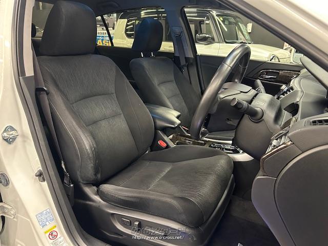 電動で座高調整ができますので様々な方に運転しやすい設計。 ホンダ アコードハイブリッド