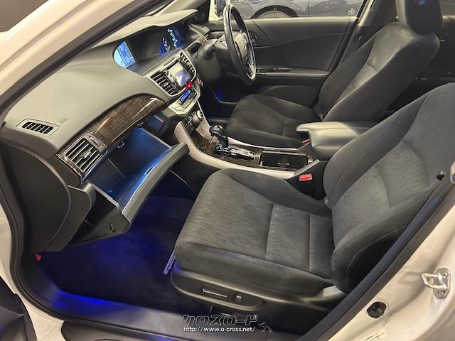 収納も多数ございます。 ホンダ アコードハイブリッド