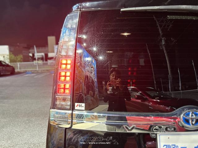 気になる月々のローン支払シュミレーションはその場でお伝えでき、審査も短時間で結果が分かります。その他様々なオプションやサービスで満足できるように担当スタッフが頑張りますので是非ご来店下さい。 トヨタ ヴォクシー