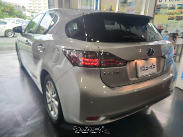 総排気量 1797cc燃料供給装置 電子制御式燃料噴射装置燃料タンク容量 45リットル使用燃料 無鉛レギュラーガソリン レクサス CT