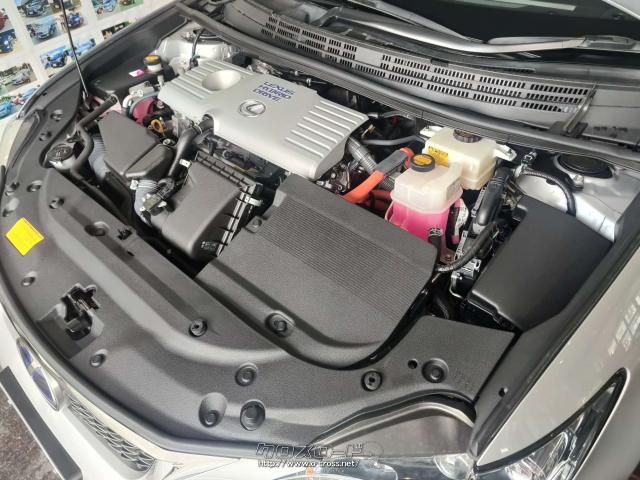 エンジン型式 2ZR-FXE最高出力 99ps(73kW)/5200rpm最大トルク 14.5kg・m(142N・m)/4000rpm種類 直列4気筒DOHC+モーター レクサス CT