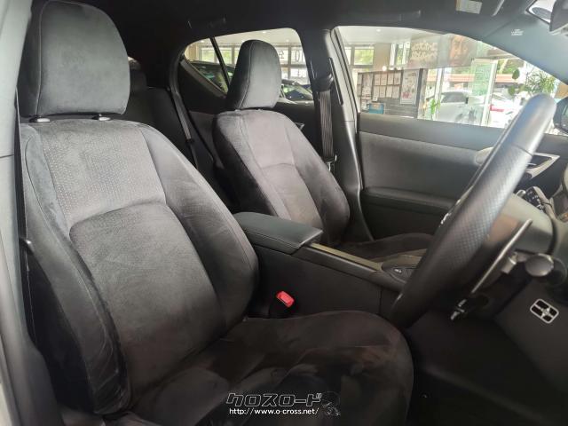 ホールド性と快適性を兼ね備えたフロントシート レクサス CT