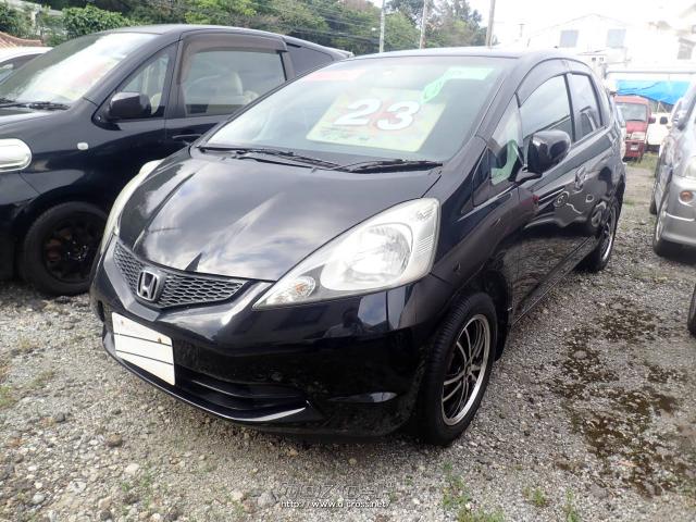 ホンダ フィット 10 H22 年式 黒 サンキューオートサービス 15 3万km 保証無 沖縄の中古車情報 クロスロード ホンダ フィット 10 H22 年式 黒 サンキューオートサービス 15 3万km 保証無 沖縄の中古車情報 クロスロード