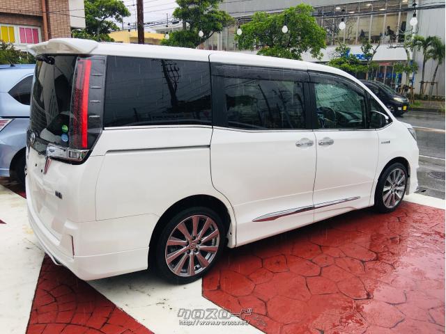 トヨタ エスクァイア HYBRID Gi /現行型フルモデリスタ/9インチナビ+  