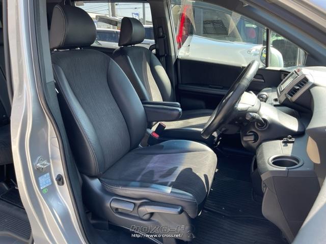 運転席は座高の上げ下げがございますので、小柄な方でも運転できると思います。 ホンダ フリードスパイクハイブリッド