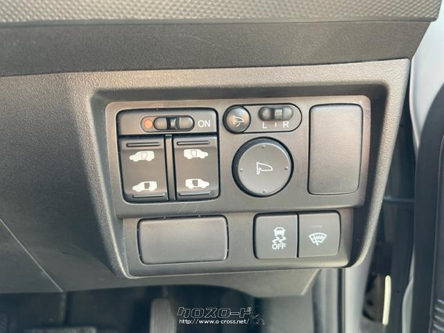 両側パワースライドドア(手動にも切り替え可能です)電動格納ミラー、横滑り防止機能などのスイッチ類です。 ホンダ フリードスパイクハイブリッド