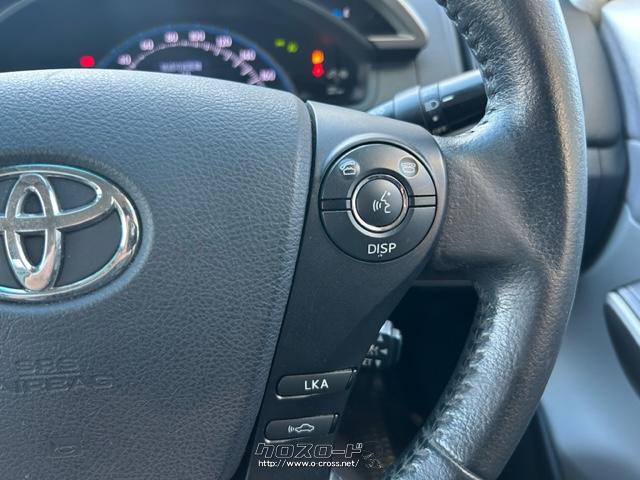 各種インフォメーションの切り替えや、携帯電話に来た着信の応答もボタン一つで可能。+ トヨタ SAI