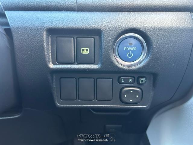 プッシュスタートででエンジンの始動はワンプッシュ!鍵の開け閉めも鍵で操作せず、ボタンプッシュで施錠、解錠ができます。 トヨタ SAI