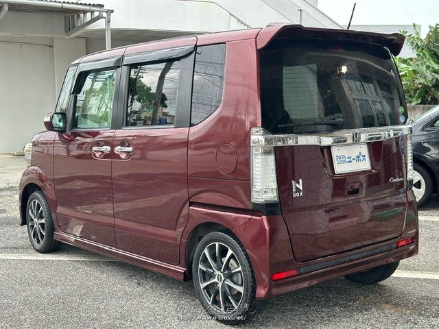 エアロパーツをセットにした「N BOXカスタム」も用意。 ホンダ N-BOX